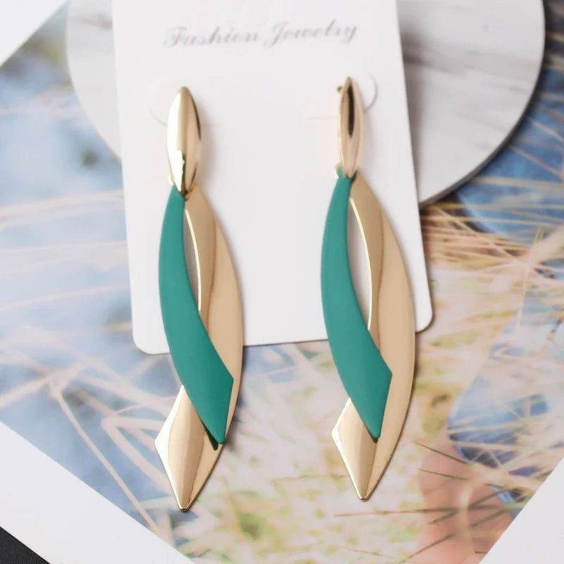 EMESA HOME European Geometric Leaf Drop Earrings for Women - Long Brincos in Smooth Green and Red - Perfect Party Jewelry Gift es1058