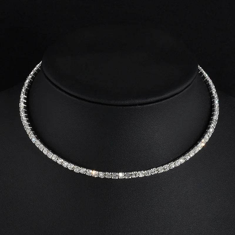 EMESA HOME Rhinestone Choker Necklace – Torques Collar, Statement Jewelry with Imitation Pearls for Women and Girls