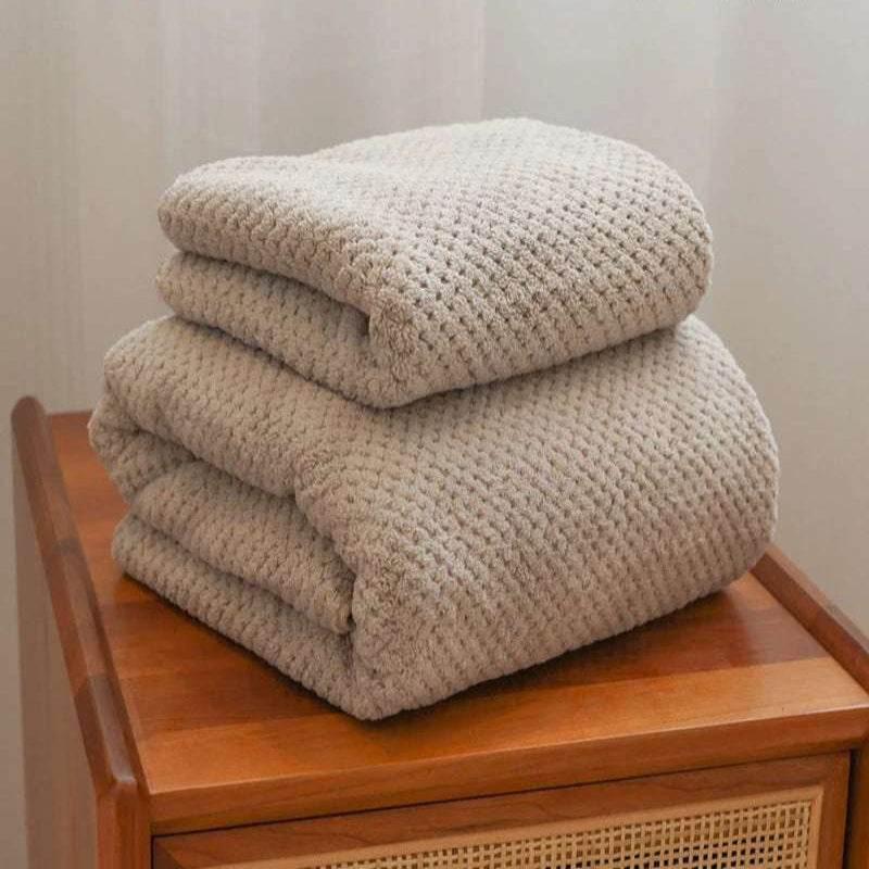 EMESA HOME Bamboo Charcoal Coral Velvet Bath Towel – Thickened, Super Absorbent & Quick-Drying for Bathroom Use - EMESA HOME™
