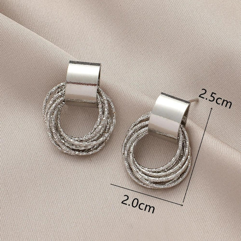 EMESA HOME Retro Metal Gold Circle Stud Earrings for Women - Korean Fashion Jewelry for Wedding, Party, and Gifts - EMESA HOME™